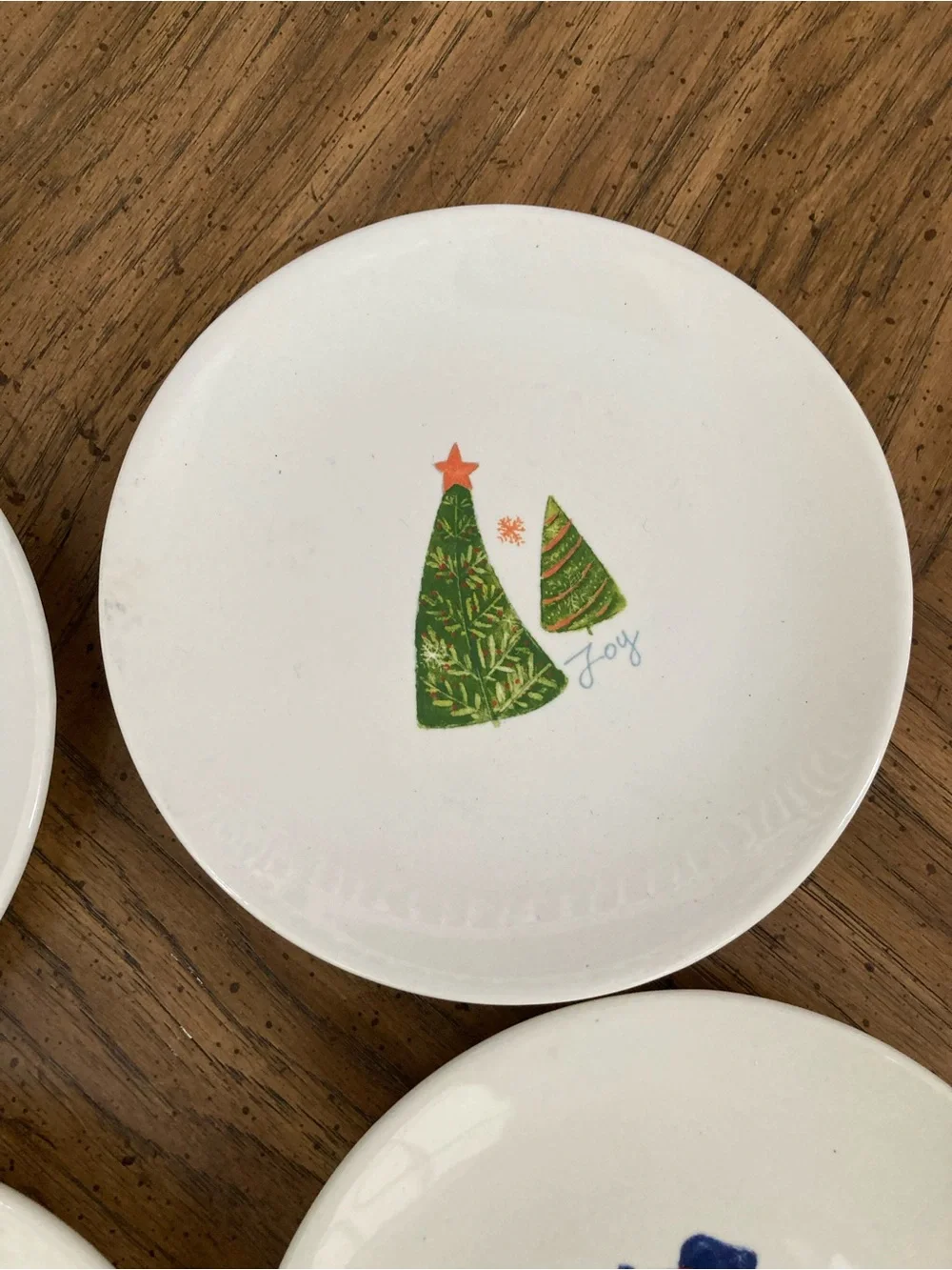 Pier 1 White Earthenware Set of 4 Appetizer 6” Plates with Christmas Designs